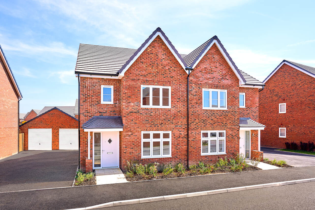 Houses for sale in Shinfield Shinfield Meadows Bovis Homes